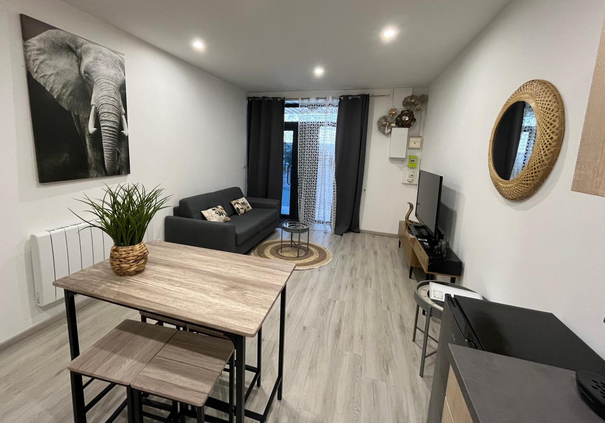 Le Mendes Apartment Évron Exterior foto